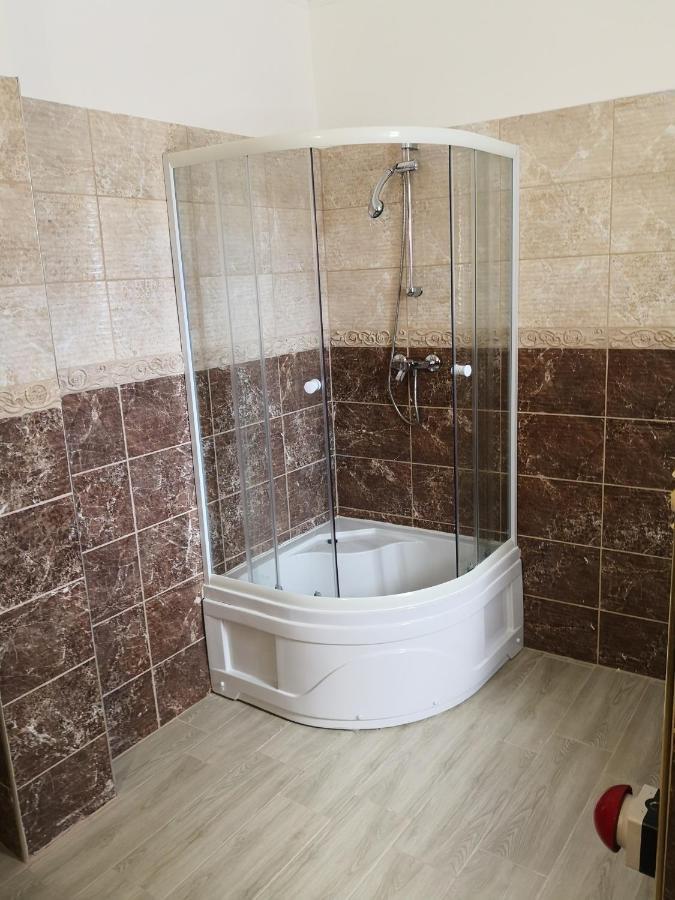 Thomas Panzio Bed & Breakfast Balatonfured Bagian luar foto